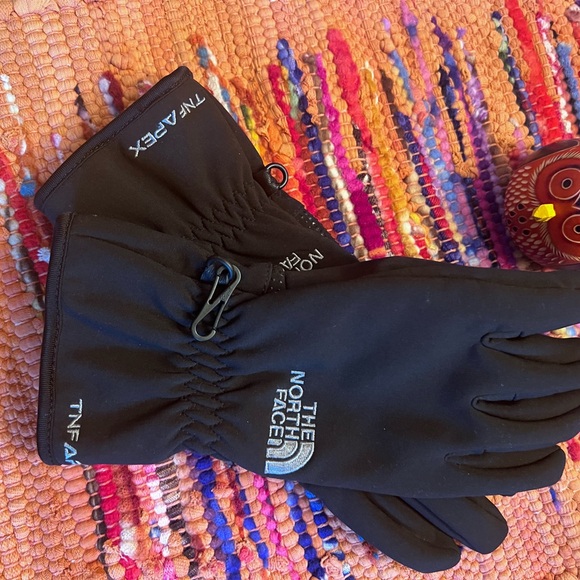 The North Face Black Gloves - Picture 6 of 6